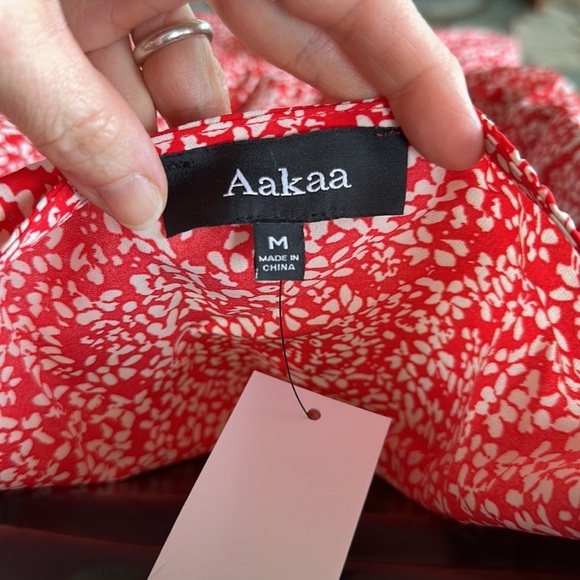 Aakaa Red Floral Romper Shorts Size Medium - Picture 7 of 7